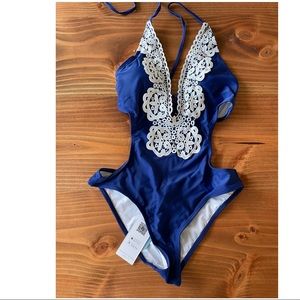 New with tags cutout Cupshe bathing suit